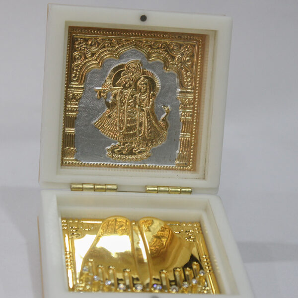 Radha Krishna with Golden Feet Paduka - Image 3